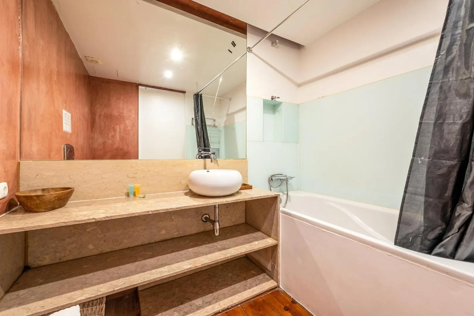 Guestready - Fantastic W Big Patio - Bairro Alto Apartment Lisbon 0*,  Portugal